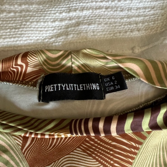 PrettyLittleThing Multicolor Abstract Tank Top - Picture 2 of 3